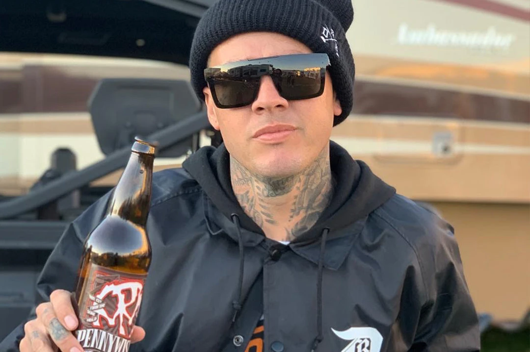 Quatro Sunglasses: BLACK/BLACK 8 Quatro Sunglasses: BLACK/BLACK - Image 6